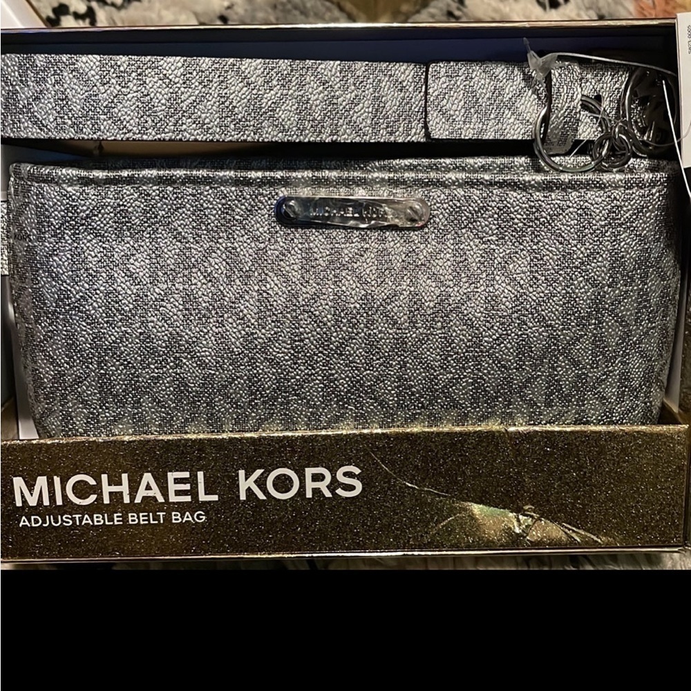 Michael kors belt bag
